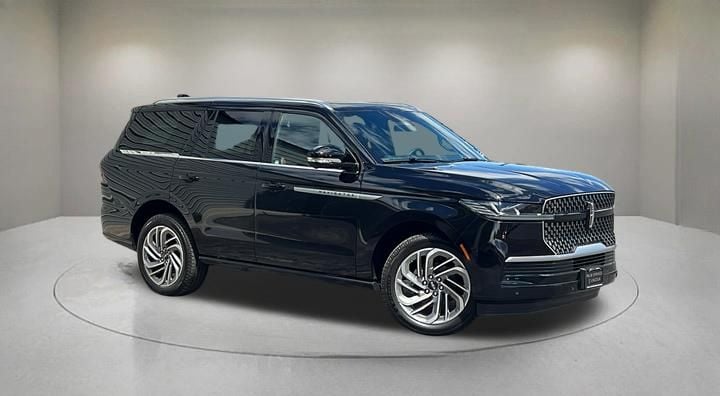 2026 Lincoln Navigator Reserve 4WD's photo