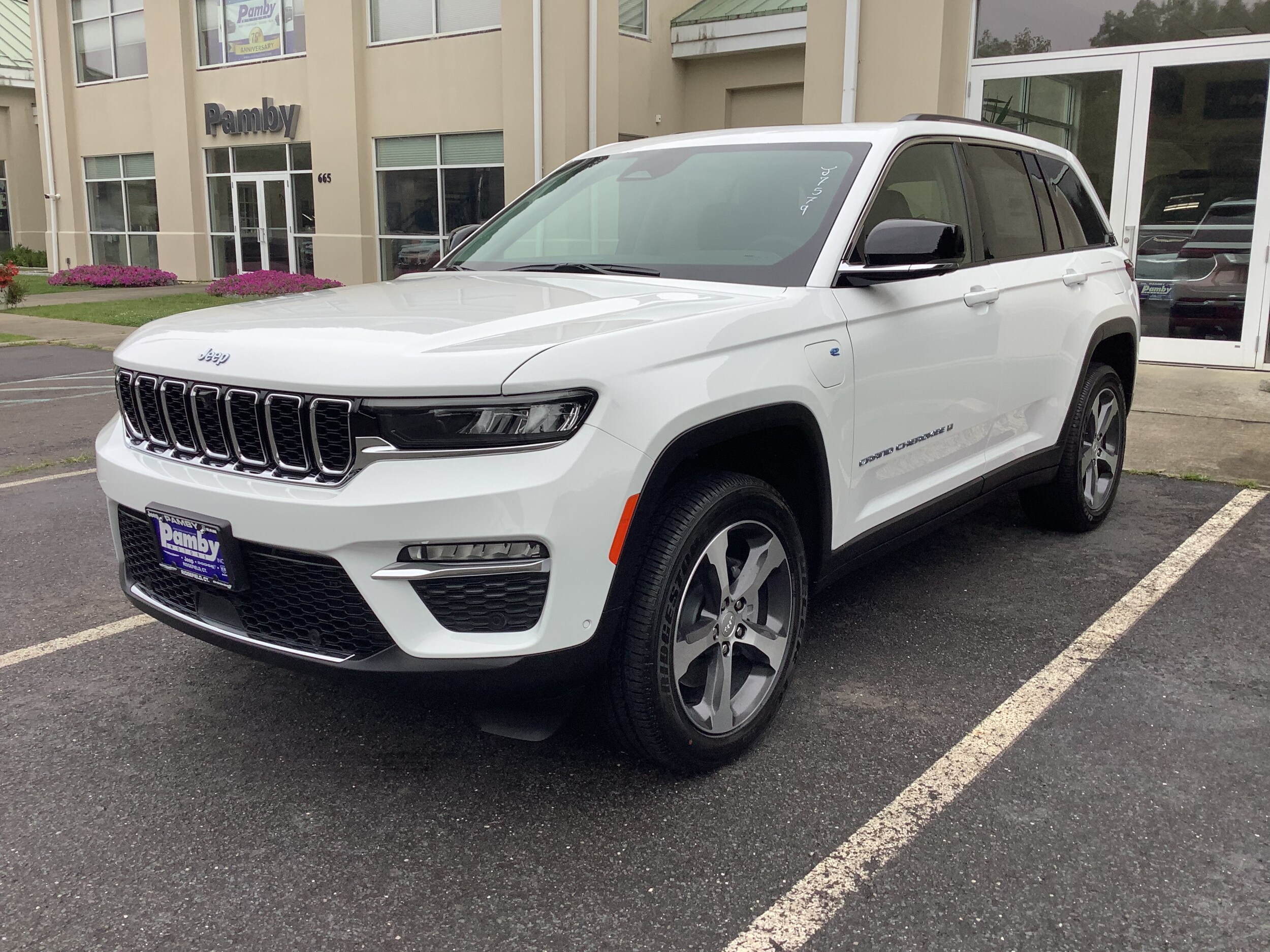 2023 Jeep Cherokee 4xe Sport photo 3