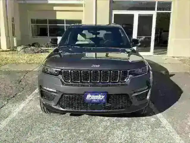 2025 Jeep Grand Cherokee Limited photo 2