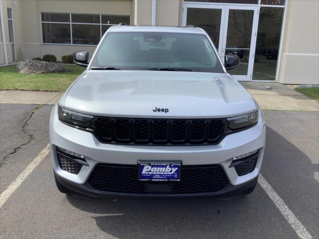 2025 Jeep Grand Cherokee Limited photo 2