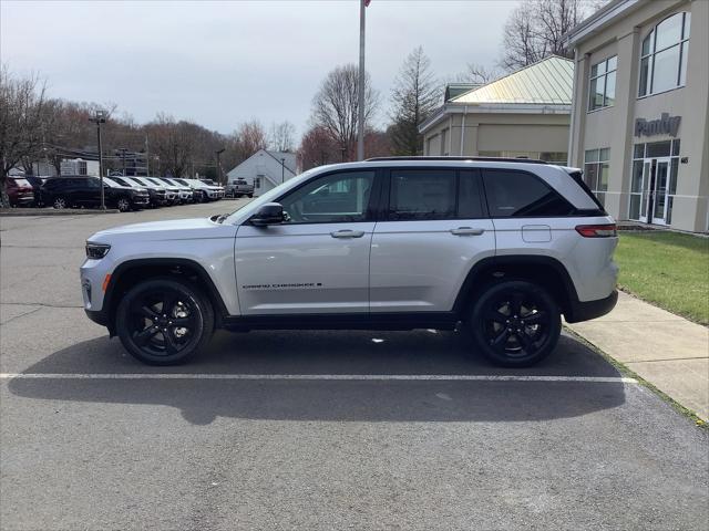 2025 Jeep Grand Cherokee Limited photo 4