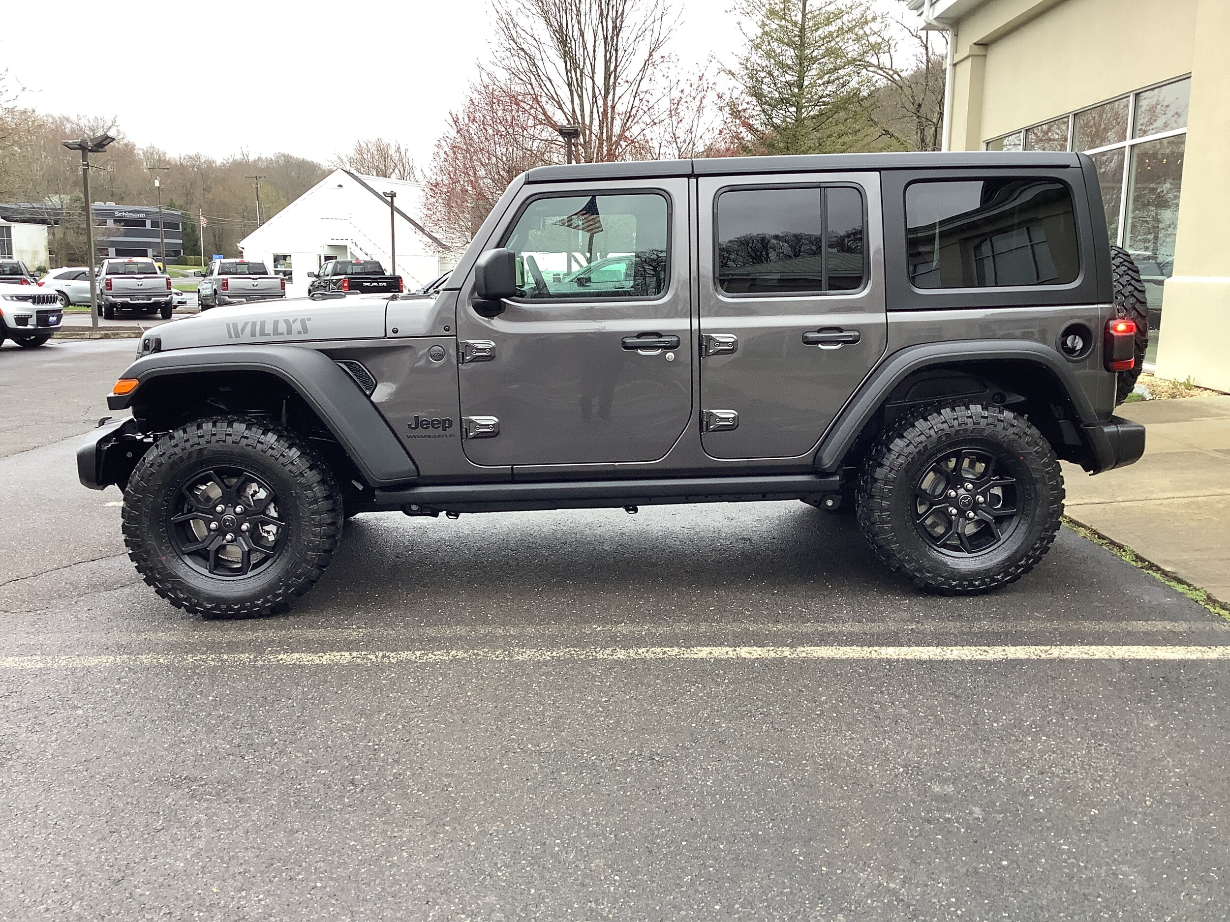 2025 Jeep Wrangler Willys photo 4