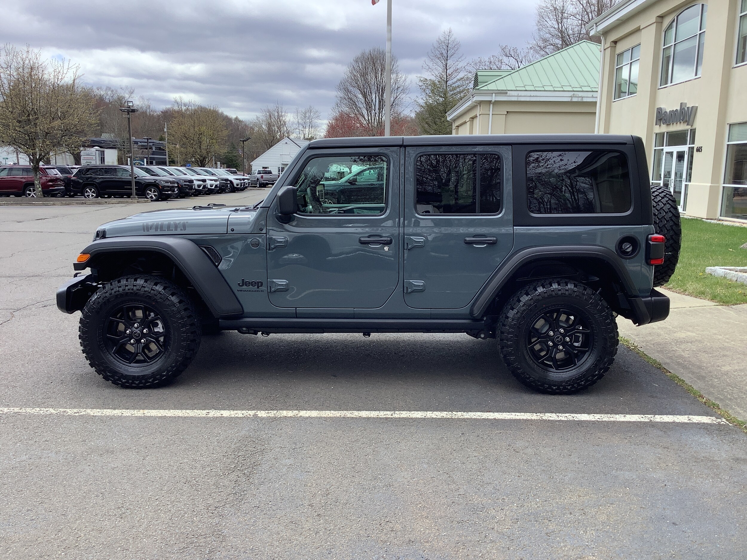 2025 Jeep Wrangler Willys photo 4