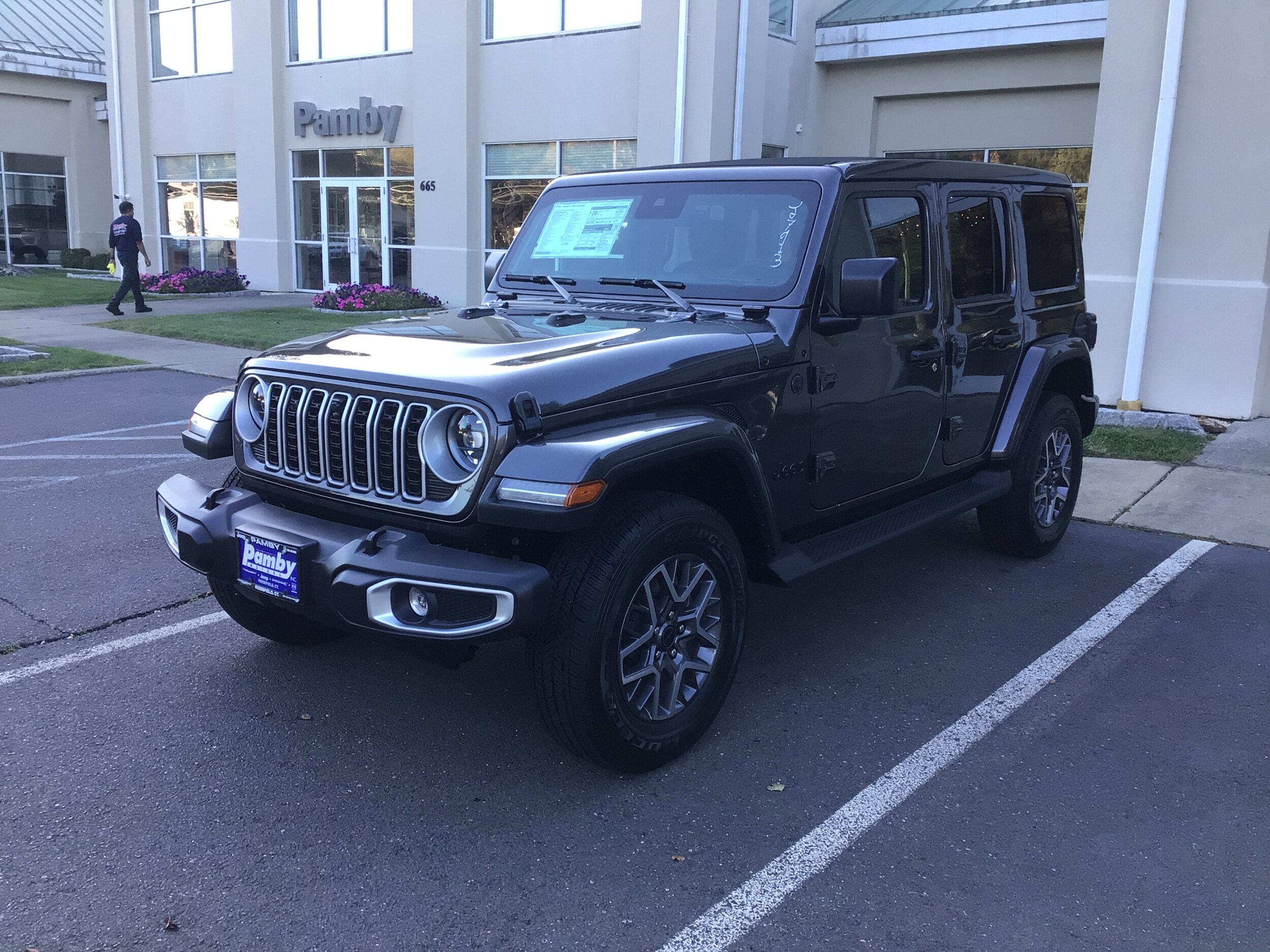 2025 Jeep Wrangler Sahara photo 2