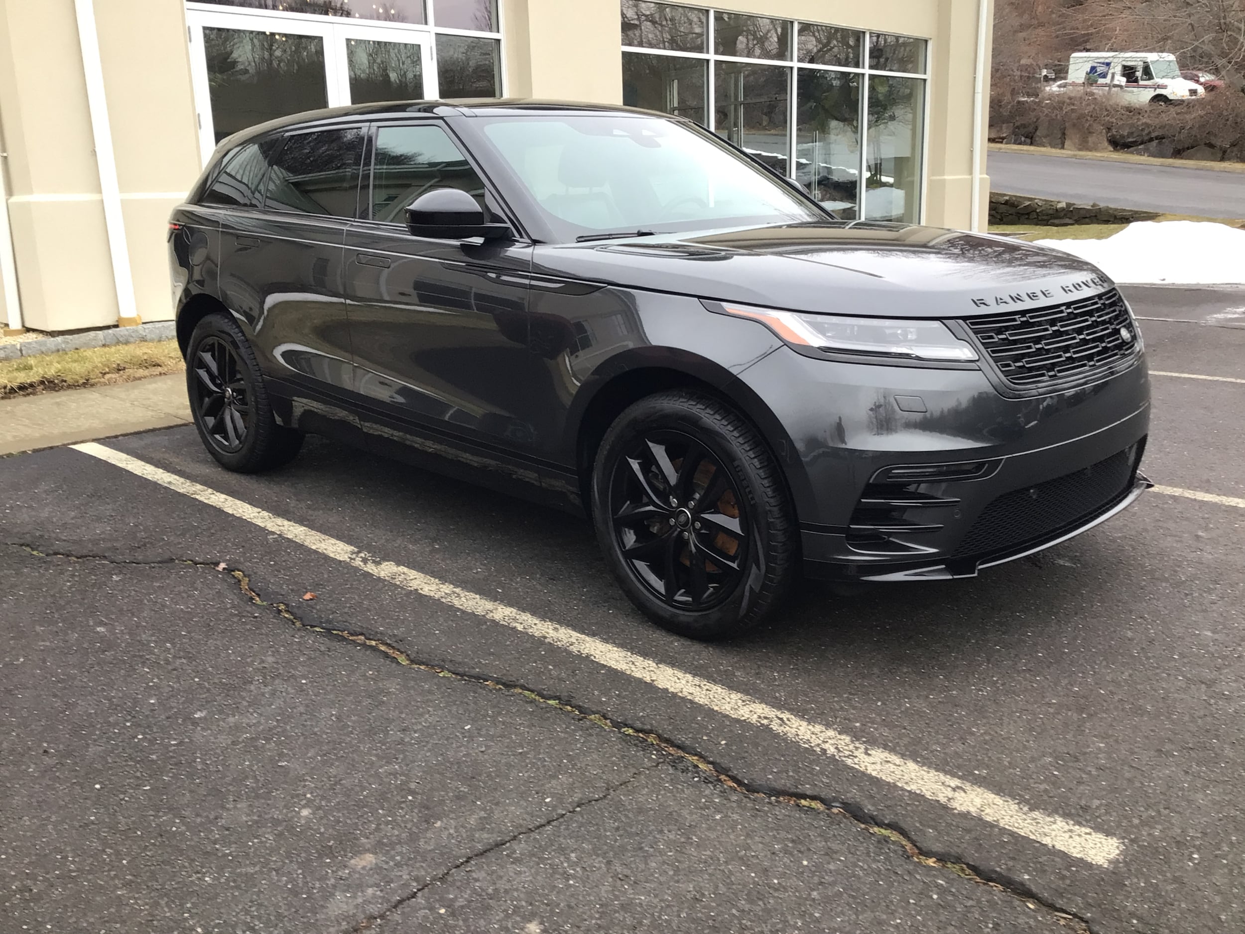 2024 Land Rover Range Rover Velar Dynamic SE's photo