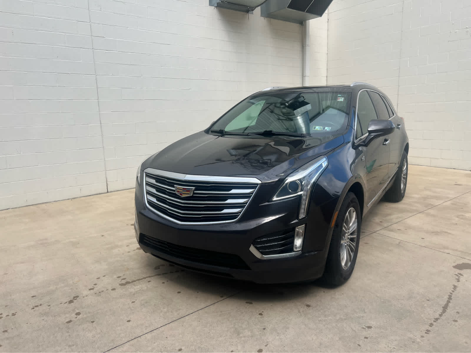 Used 2017 Cadillac XT5 Luxury with VIN 1GYKNDRS3HZ212222 for sale in Monroeville, PA