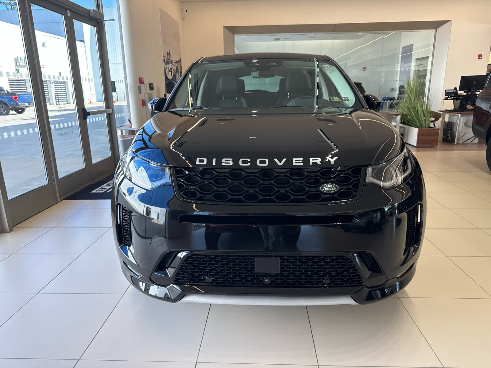 2025 Land Rover Discovery Sport S photo 2