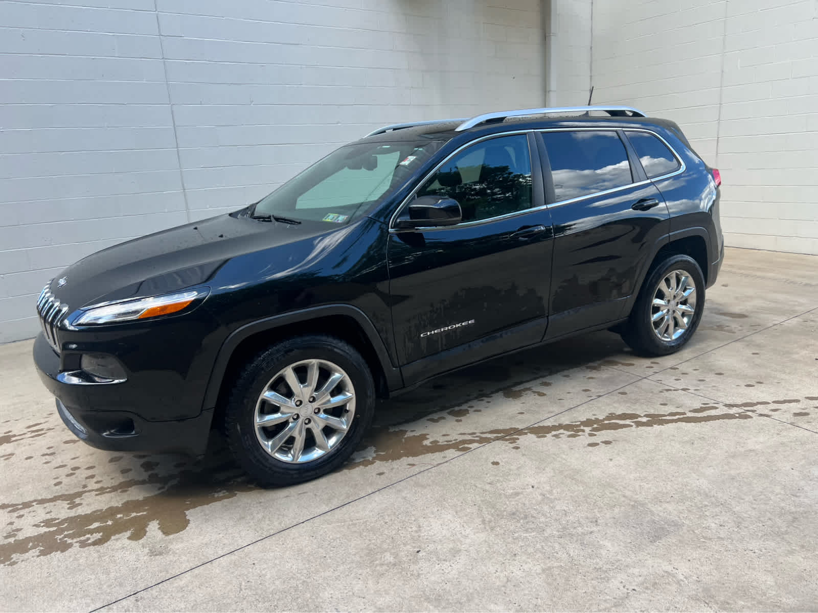2017 Jeep Cherokee Limited photo 2