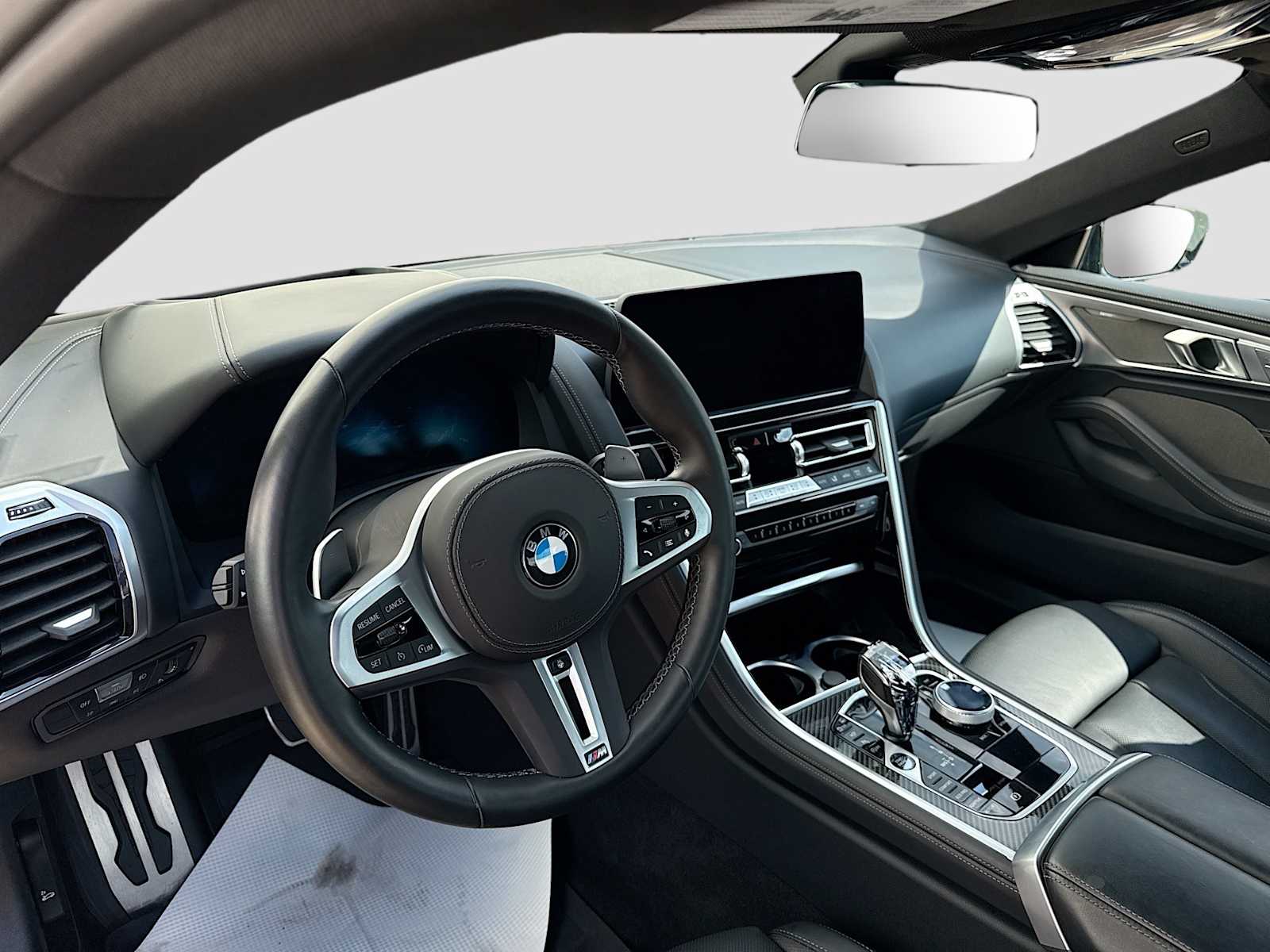 2026 BMW 8 Series M850i - Photo 12