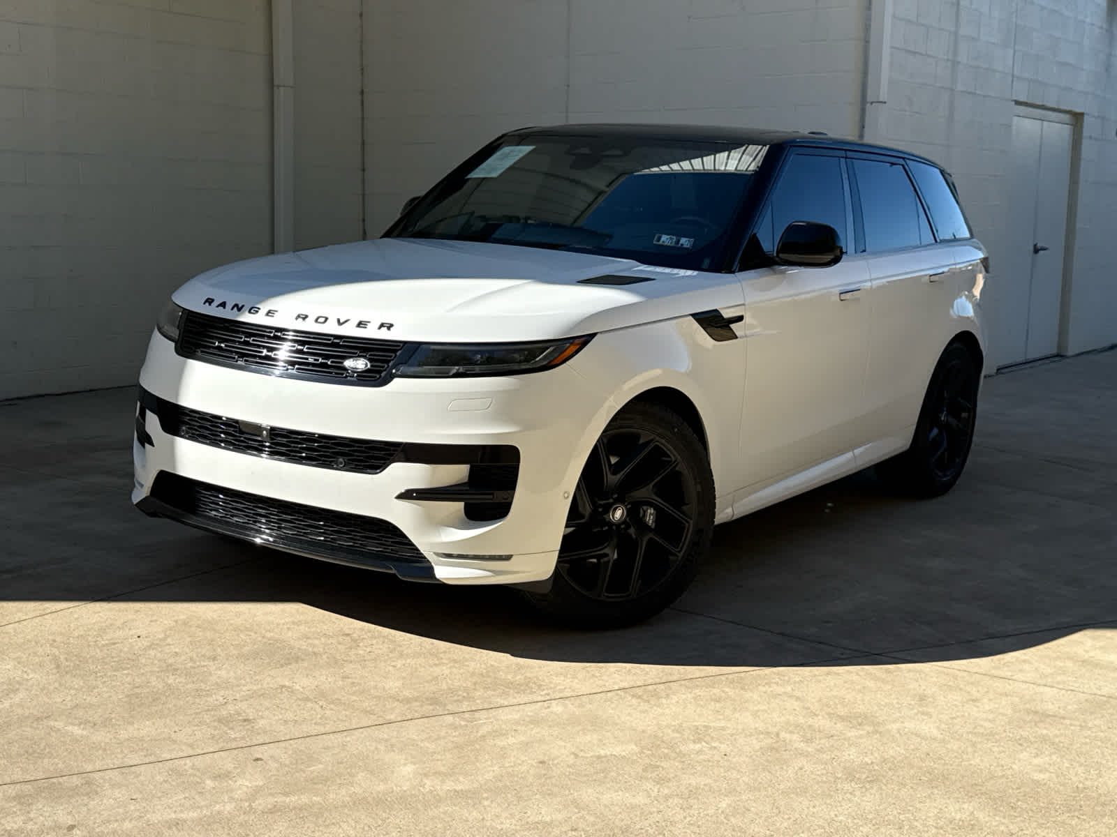 2025 Land Rover Range Rover Sport Dynamic SE's photo