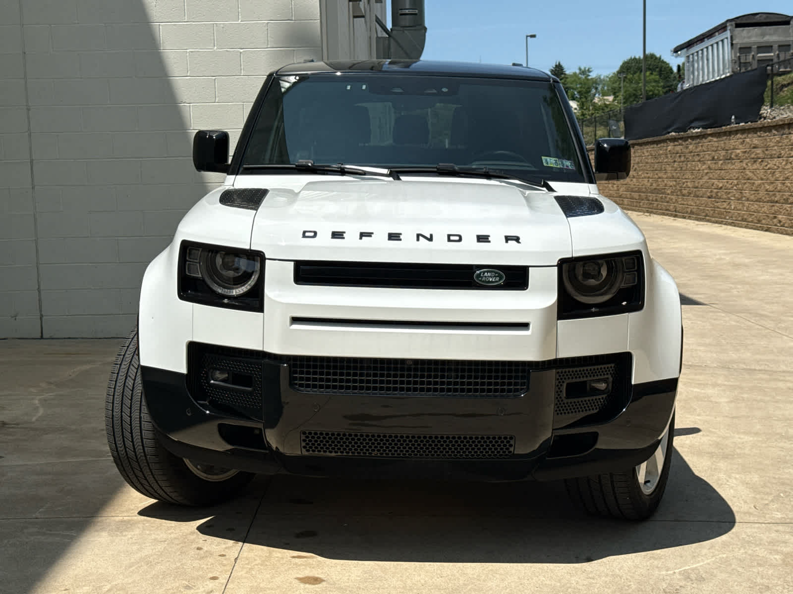Certified 2024 Land Rover Defender X-Dynamic SE with VIN SALE26EU1R2345479 for sale in Monroeville, PA