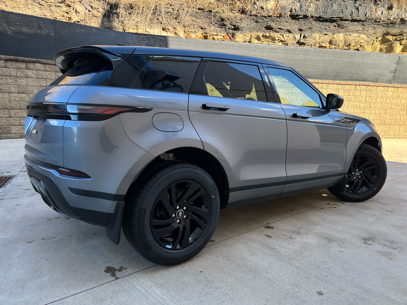 2026 Land Rover Range Rover Evoque S photo 4