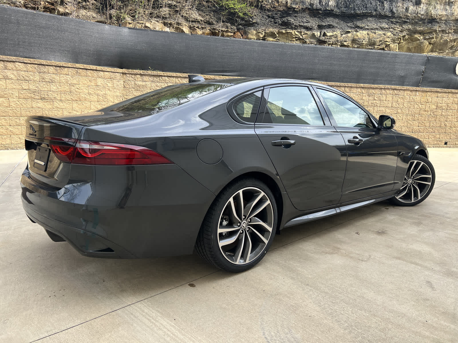 2024 Jaguar XF P300 R-Dynamic SE photo 3