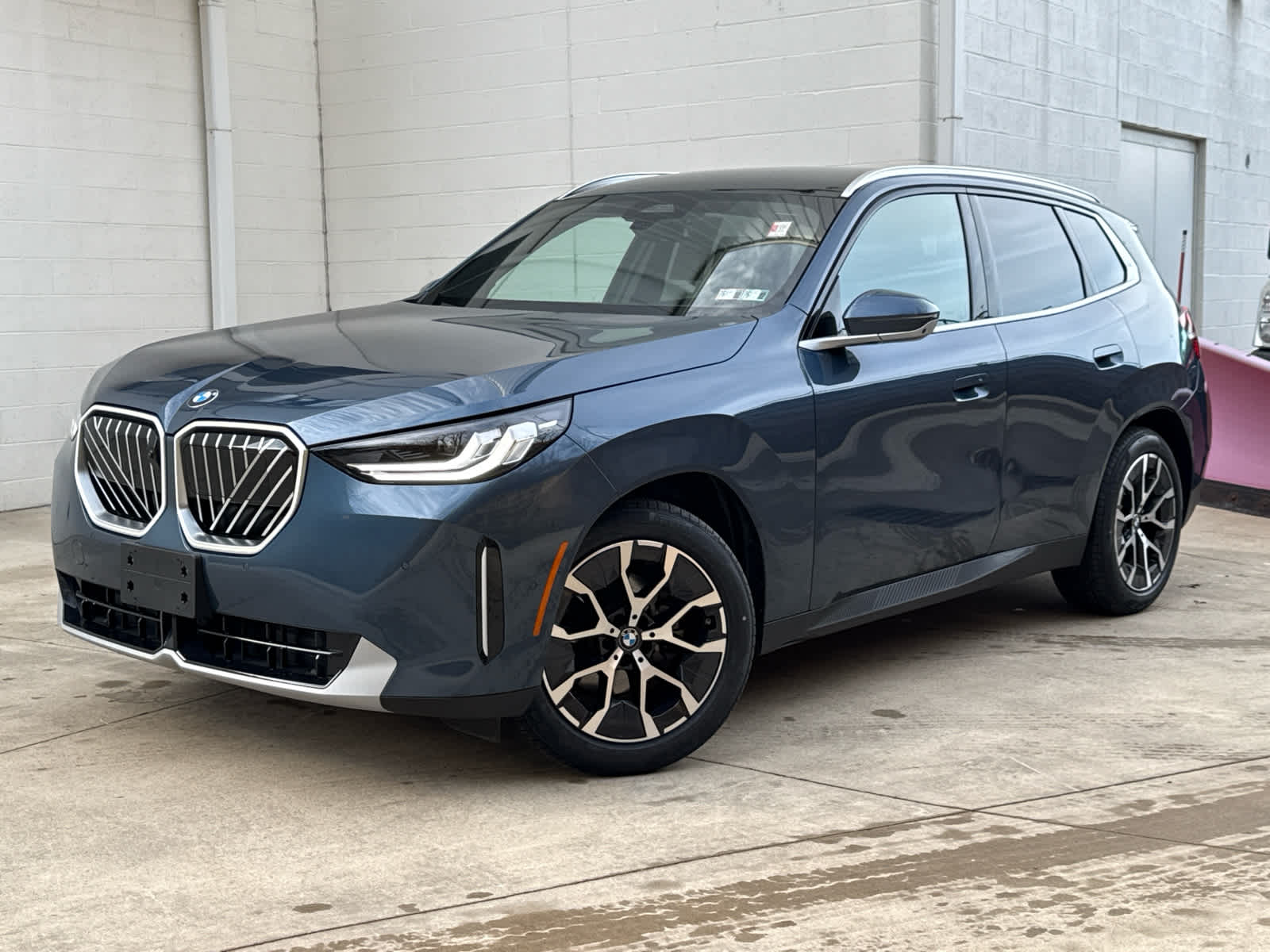 2025 BMW X3 30's photo