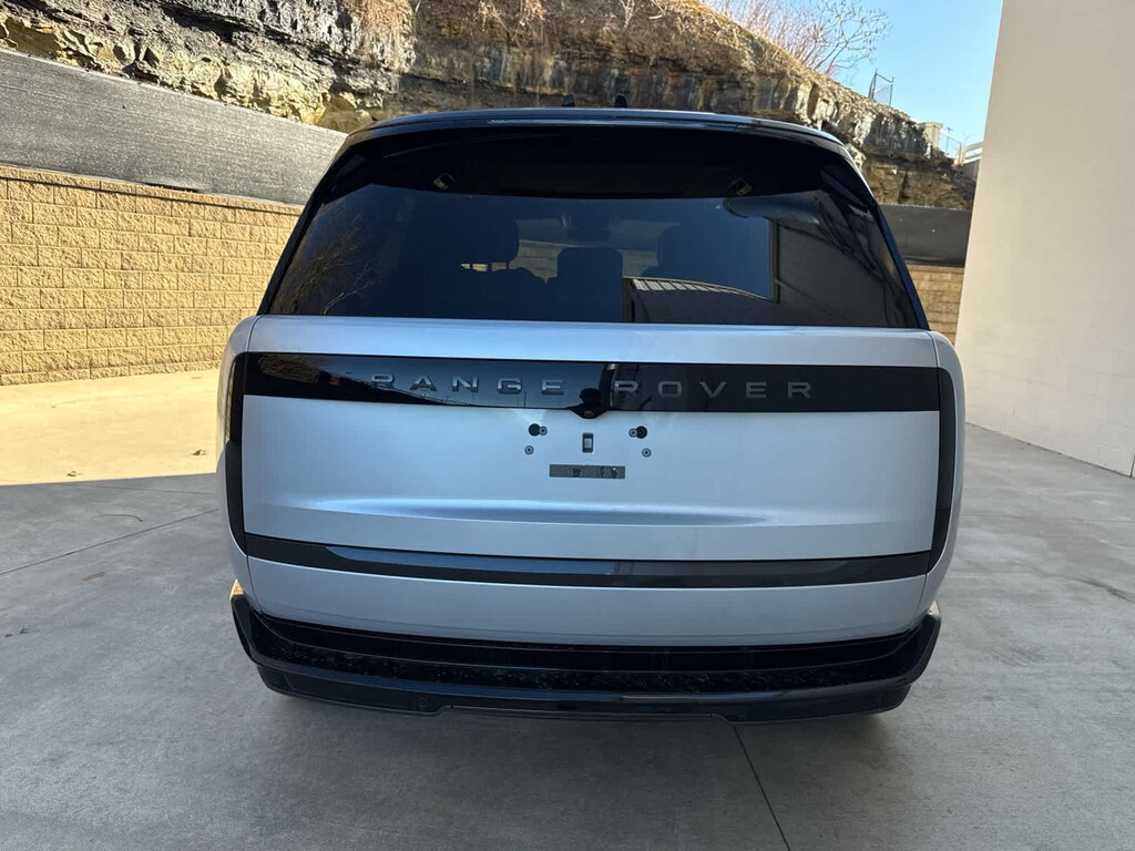 Certified 2025 Land Rover Range Rover P400 SE SUV