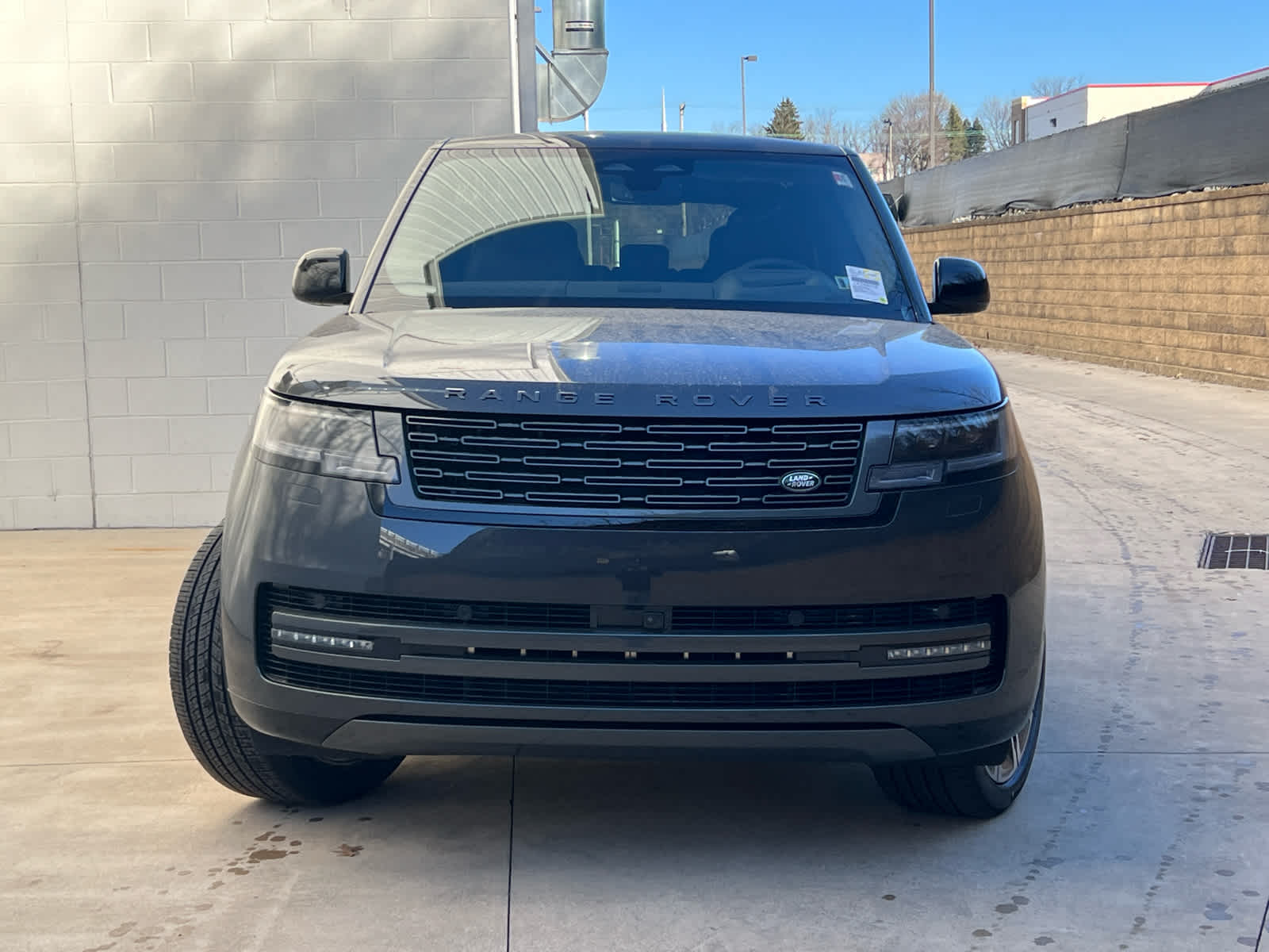 2025 Land Rover Range Rover SE photo 2