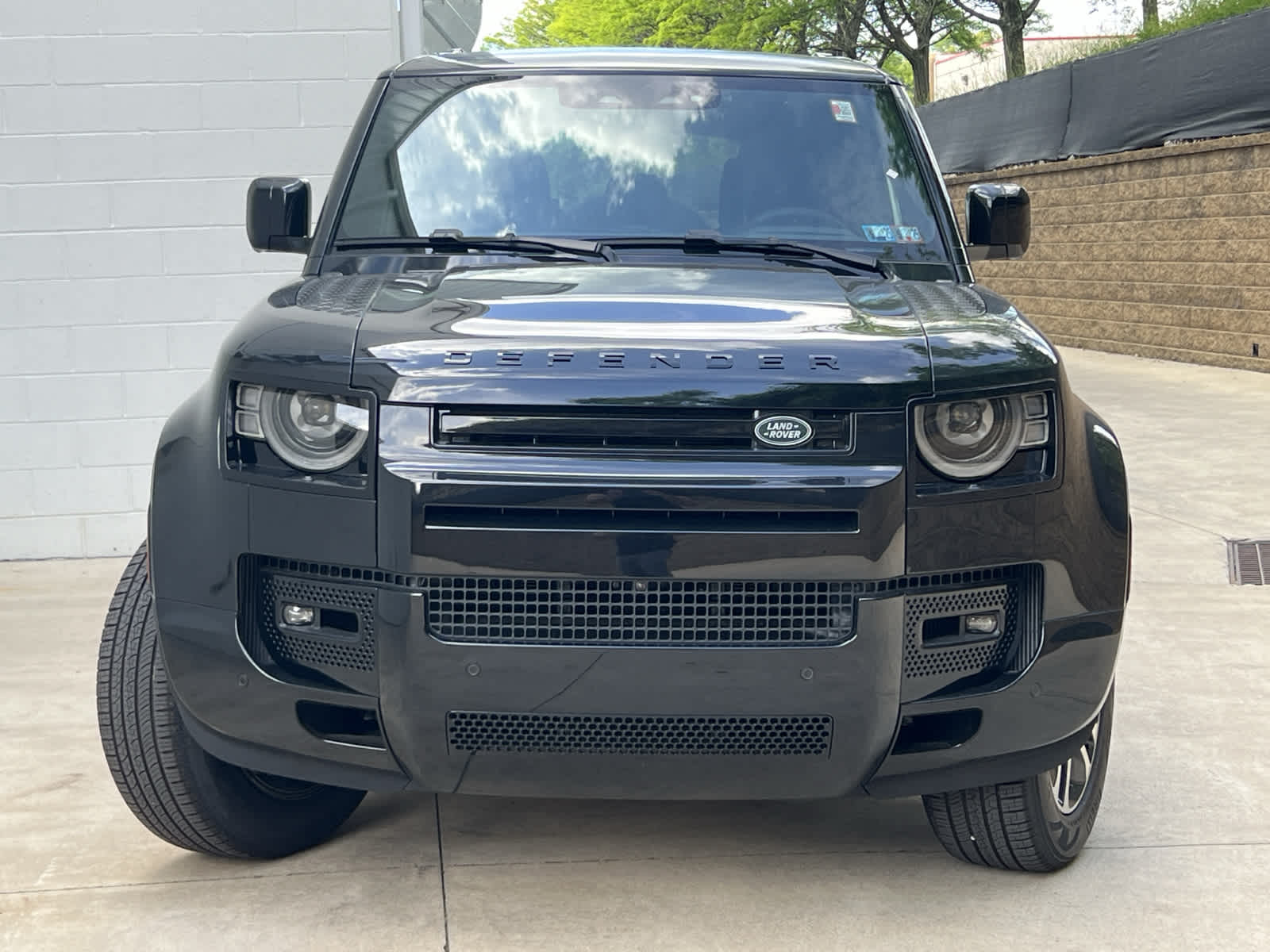 Used 2024 Land Rover Defender X-Dynamic SE with VIN SALE27EU4R2320923 for sale in Monroeville, PA