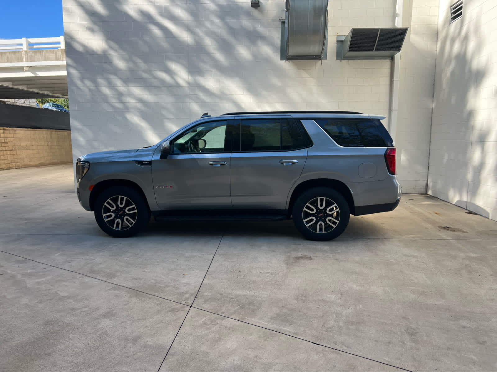 2024 GMC Yukon AT4's photo