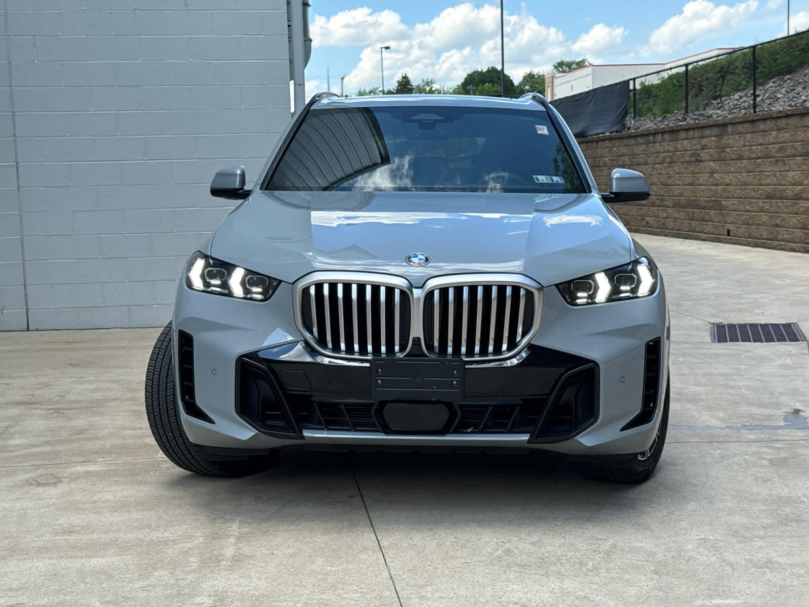 Used 2024 BMW X5 40i with VIN 5UX23EU02R9S94001 for sale in Monroeville, PA