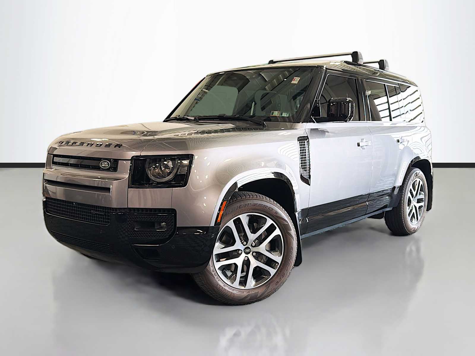 2023 Land Rover Defender X-Dynamic SE's photo