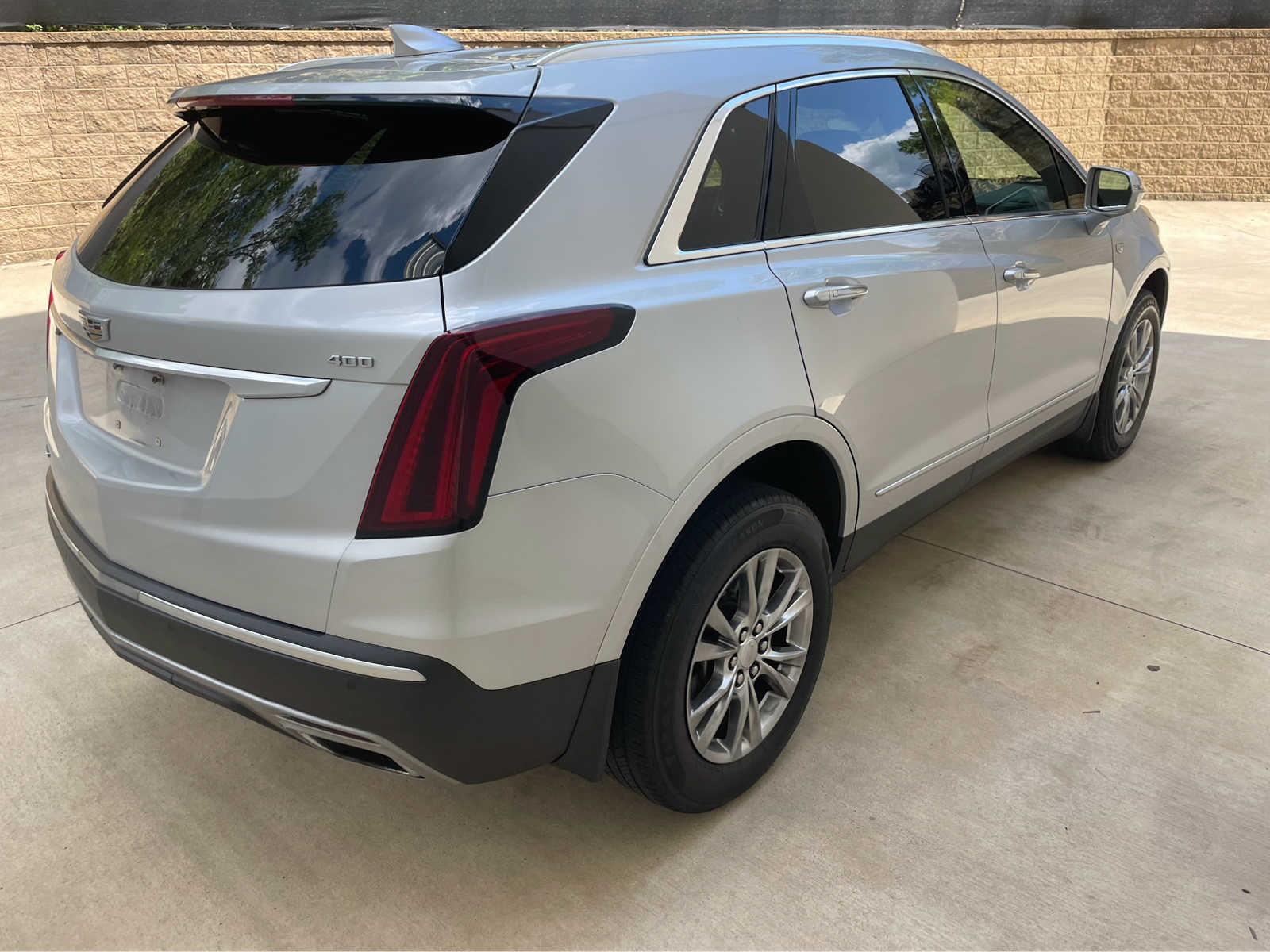 Used 2020 Cadillac XT5 Premium Luxury with VIN 1GYKNDRS4LZ105866 for sale in Monroeville, PA