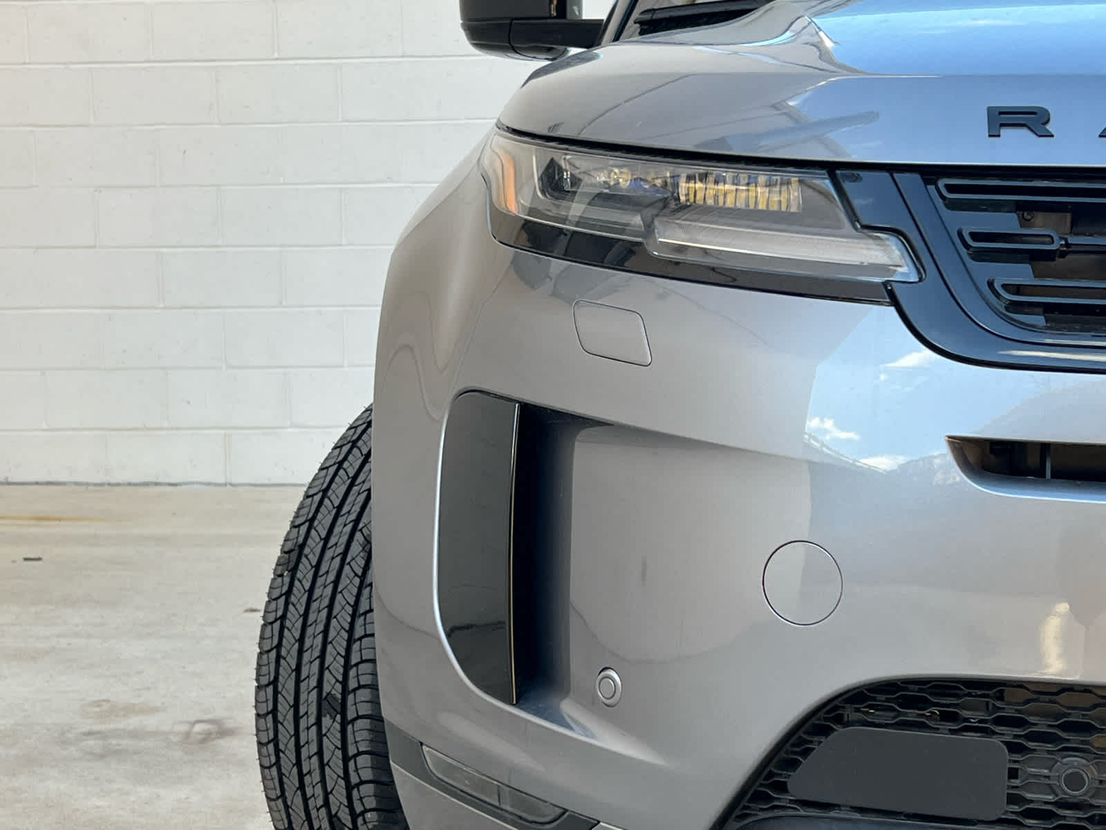 2026 Land Rover Range Rover Evoque S photo 3