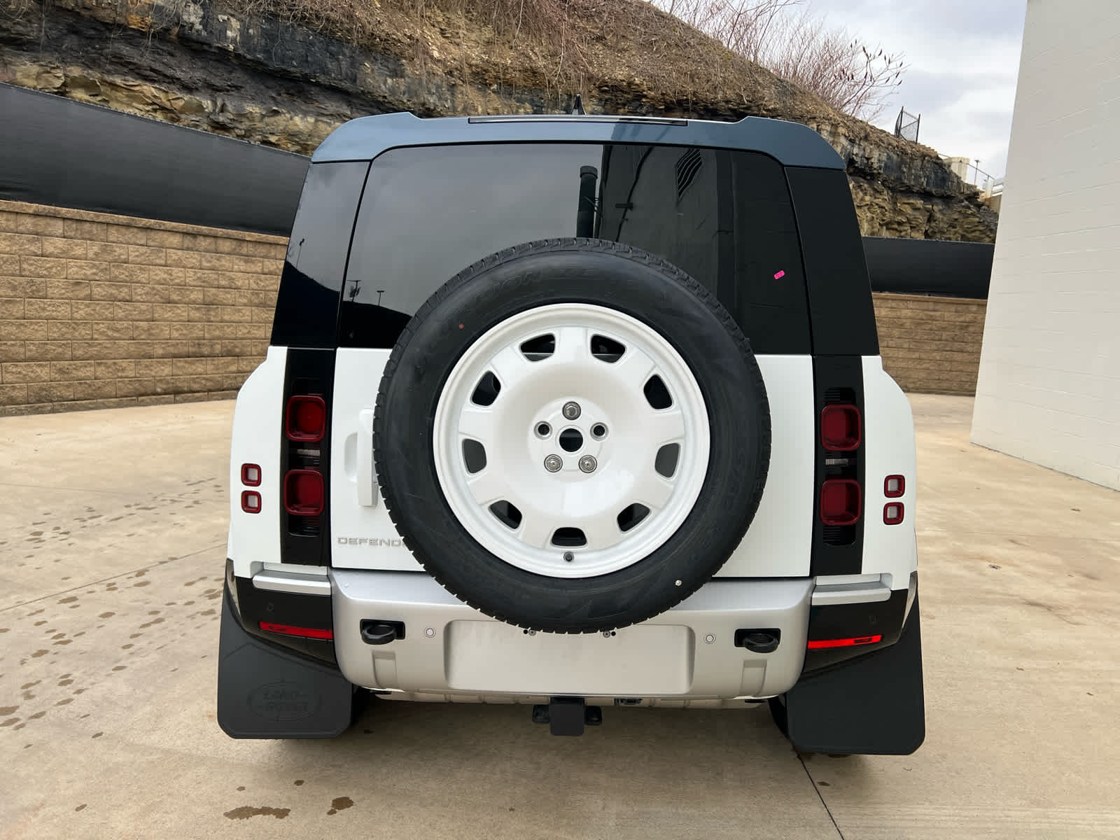 2025 Land Rover Defender S 110 photo 4