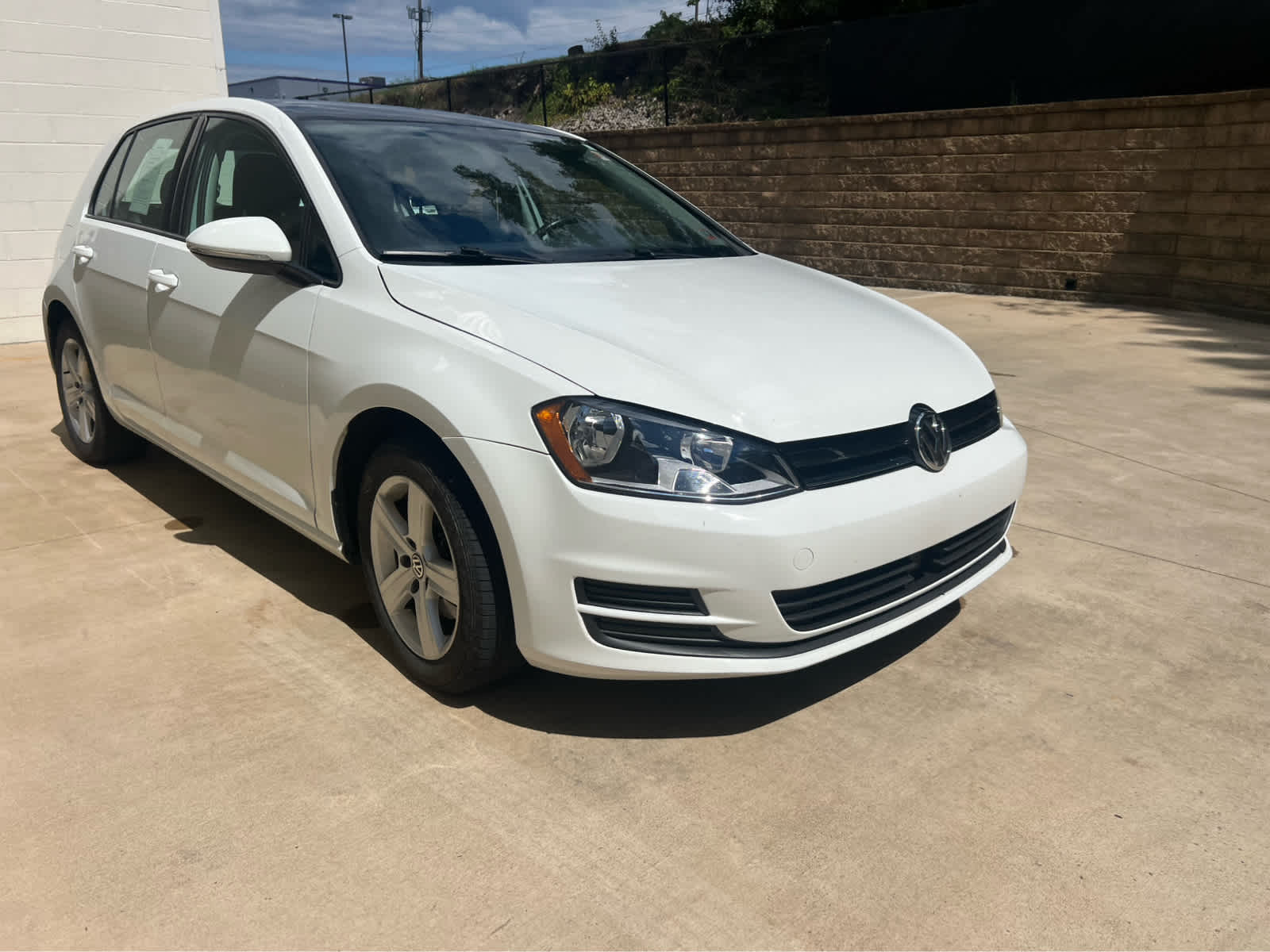 2017 Volkswagen Golf TSI Wolfsburg Edition photo 2