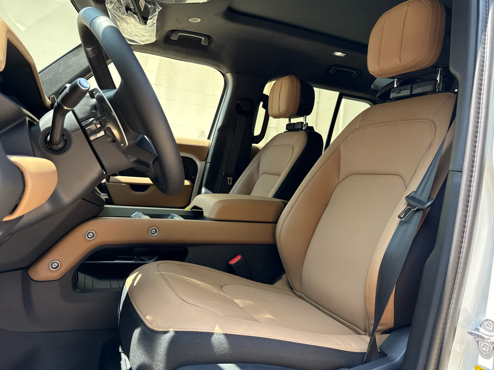 2025 Land Rover Defender V8 - Photo 13