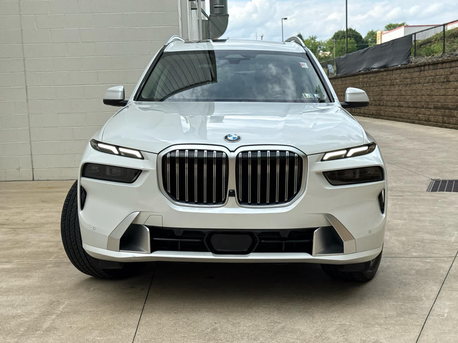 Used 2025 BMW X7 40i with VIN 5UX23EM06S9X11464 for sale in Monroeville, PA