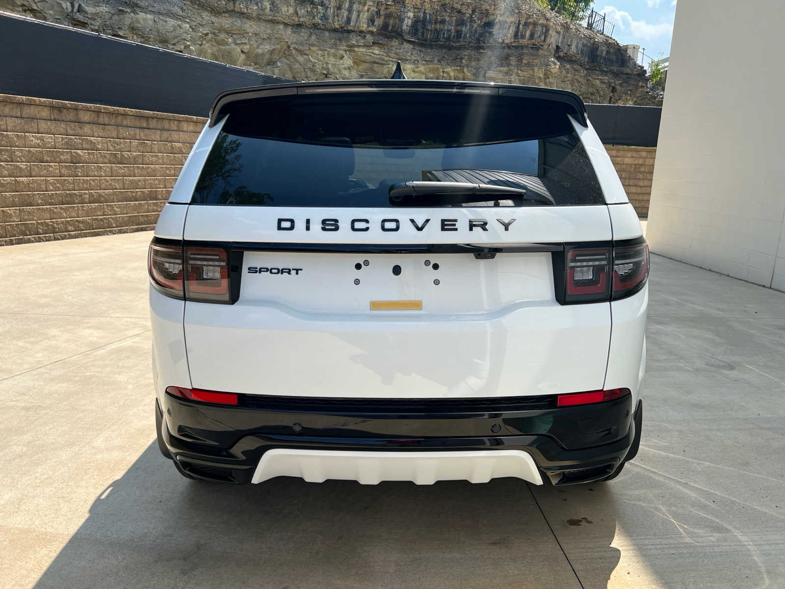 2025 Land Rover Discovery Sport Dynamic SE photo 4
