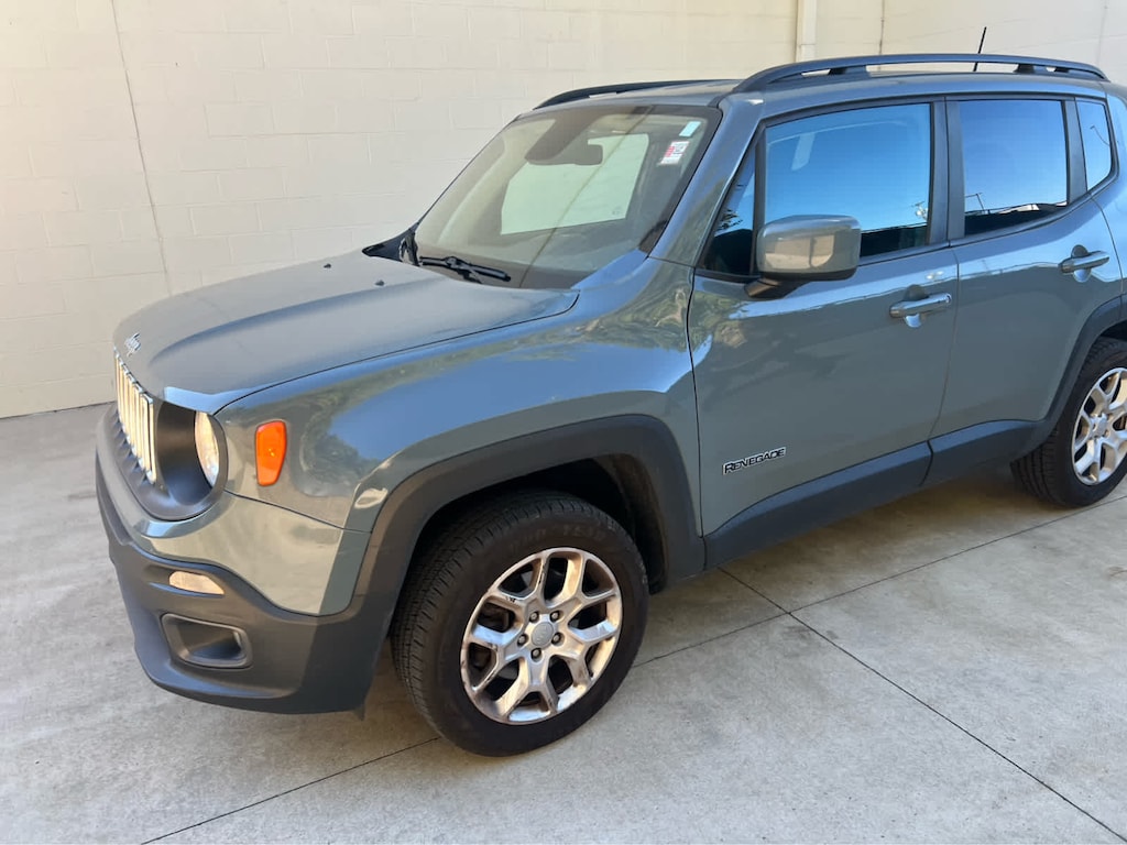 Used 2018 Jeep Renegade Latitude 4x4 SUV