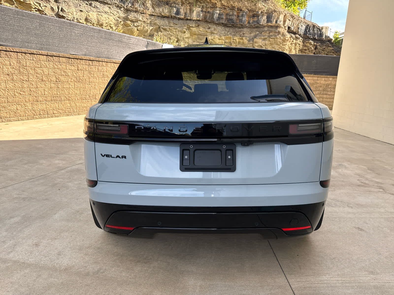 2026 Land Rover Range Rover Velar SE photo 2