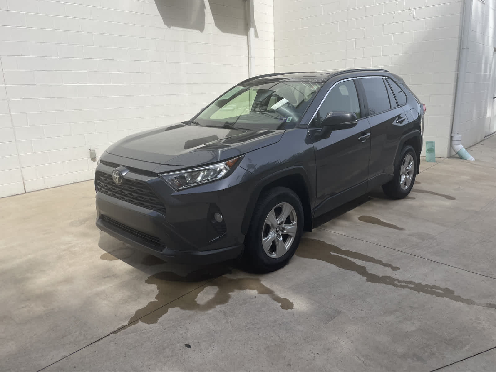 Used 2019 Toyota RAV4 XLE with VIN JTMP1RFV9KD030421 for sale in Monroeville, PA