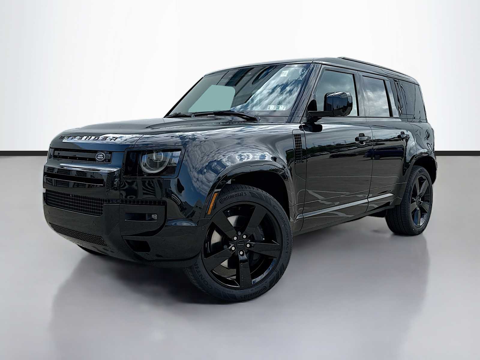 2026 Land Rover Defender 110 X-Dynamic SE P400's photo