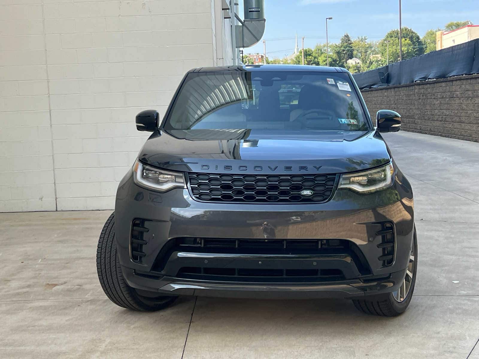 Certified 2024 Land Rover Discovery Dynamic SE with VIN SALRL4EU6R2502930 for sale in Monroeville, PA