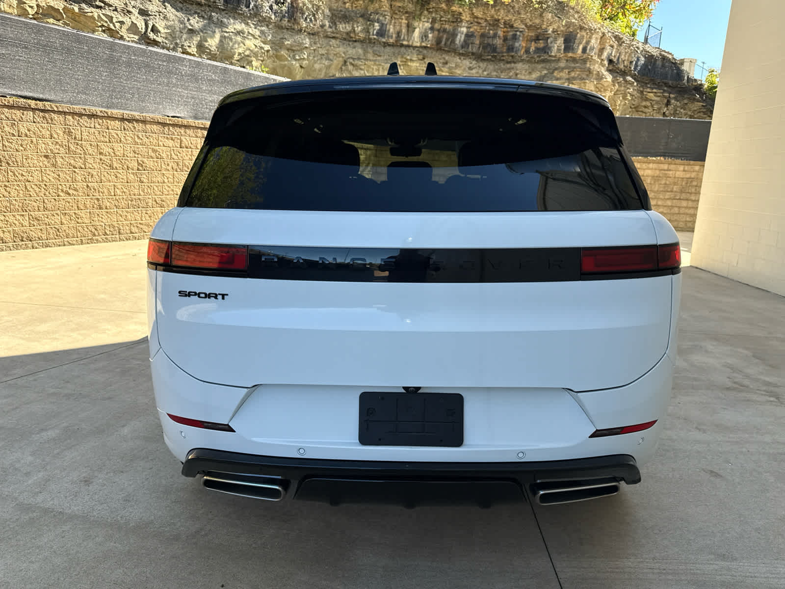 2025 Land Rover Range Rover Sport P400 Dynamic SE photo 4