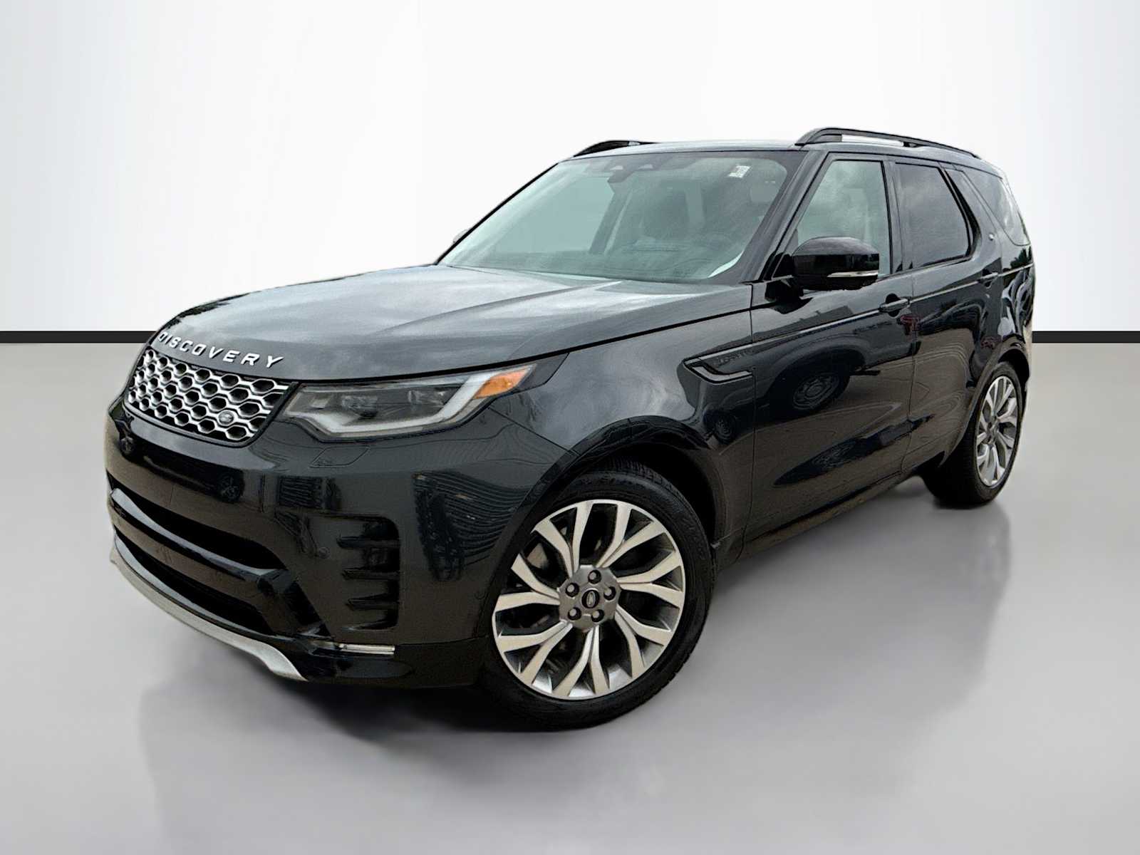 2026 Land Rover Discovery P360 Gemini Edition's photo