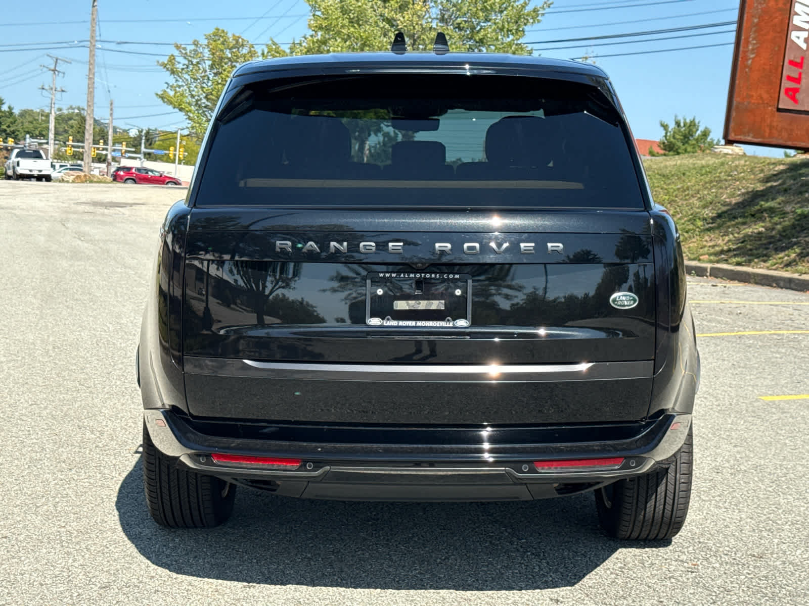 2023 Land Rover Range Rover SE photo 4