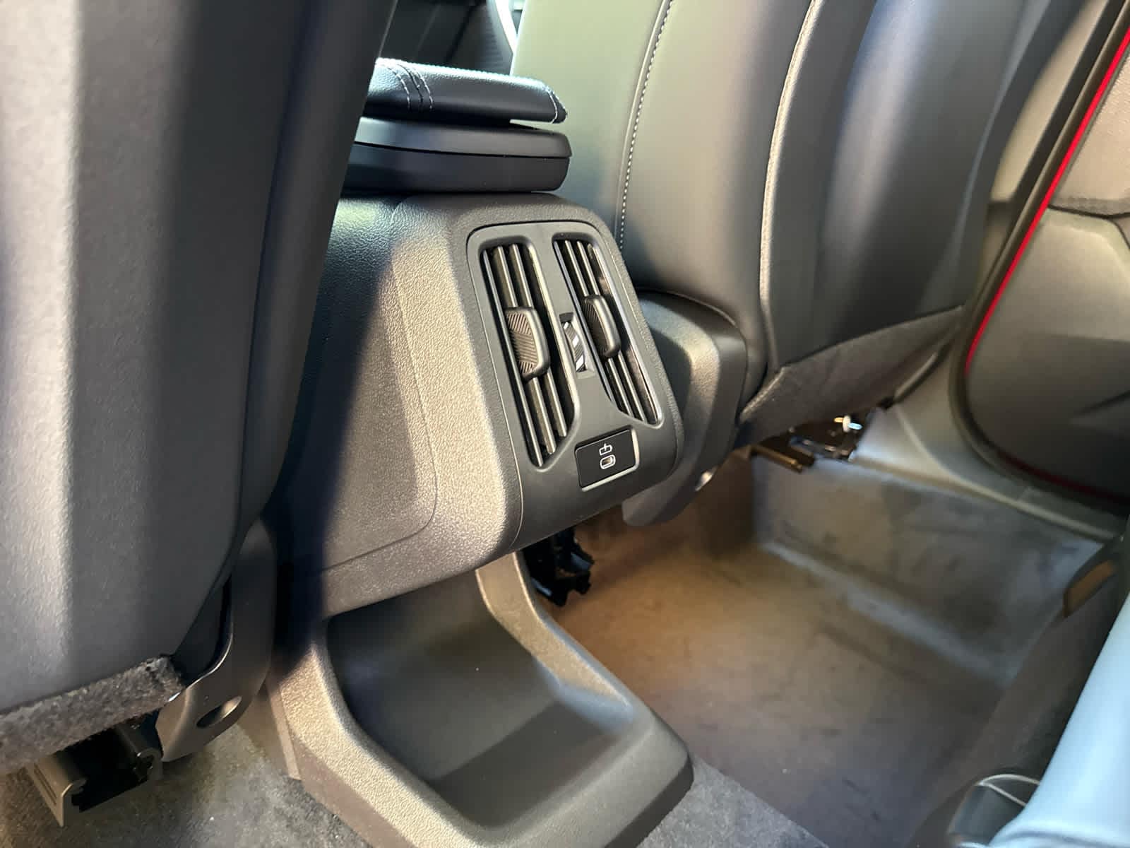 2026 BMW X1 28i - Photo 17