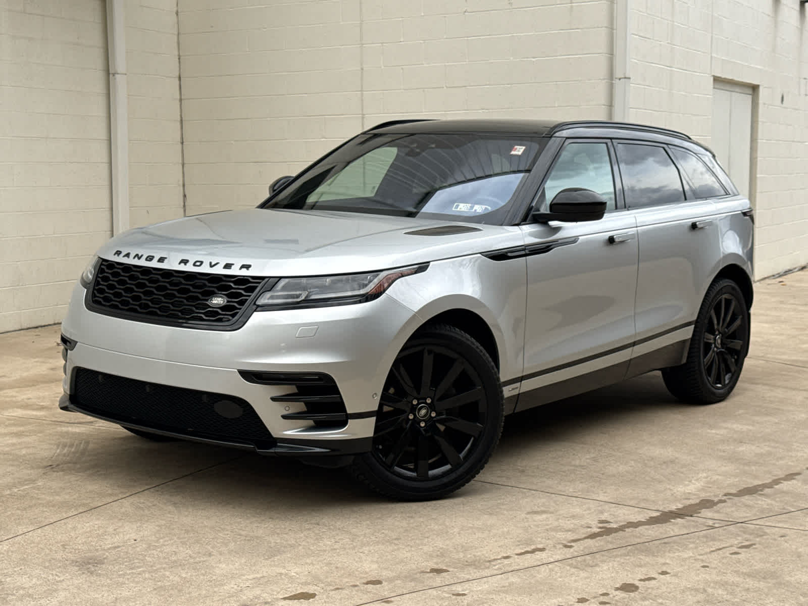 2019 Land Rover Range Rover Velar SE's photo