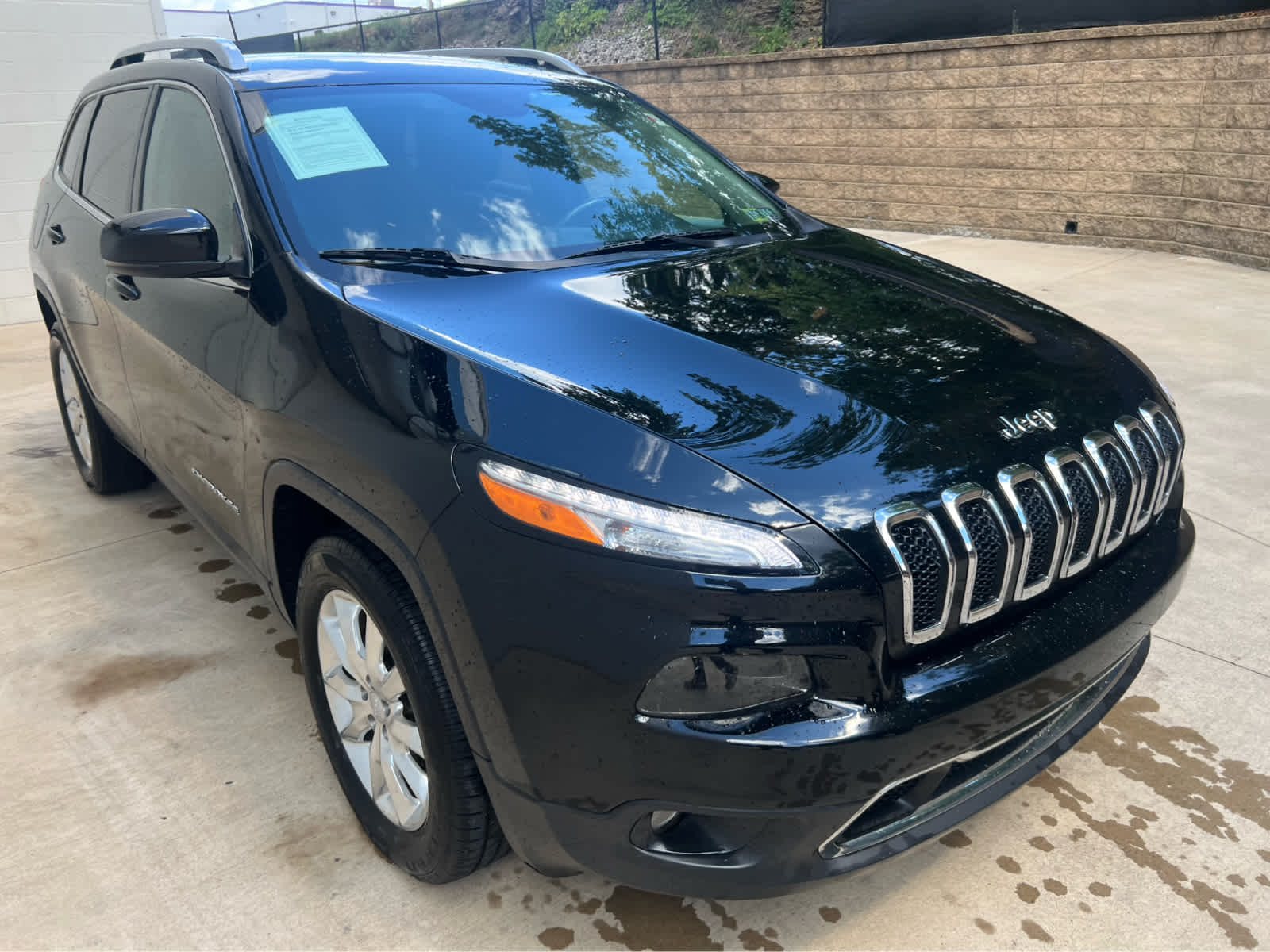 2017 Jeep Cherokee Limited photo 3