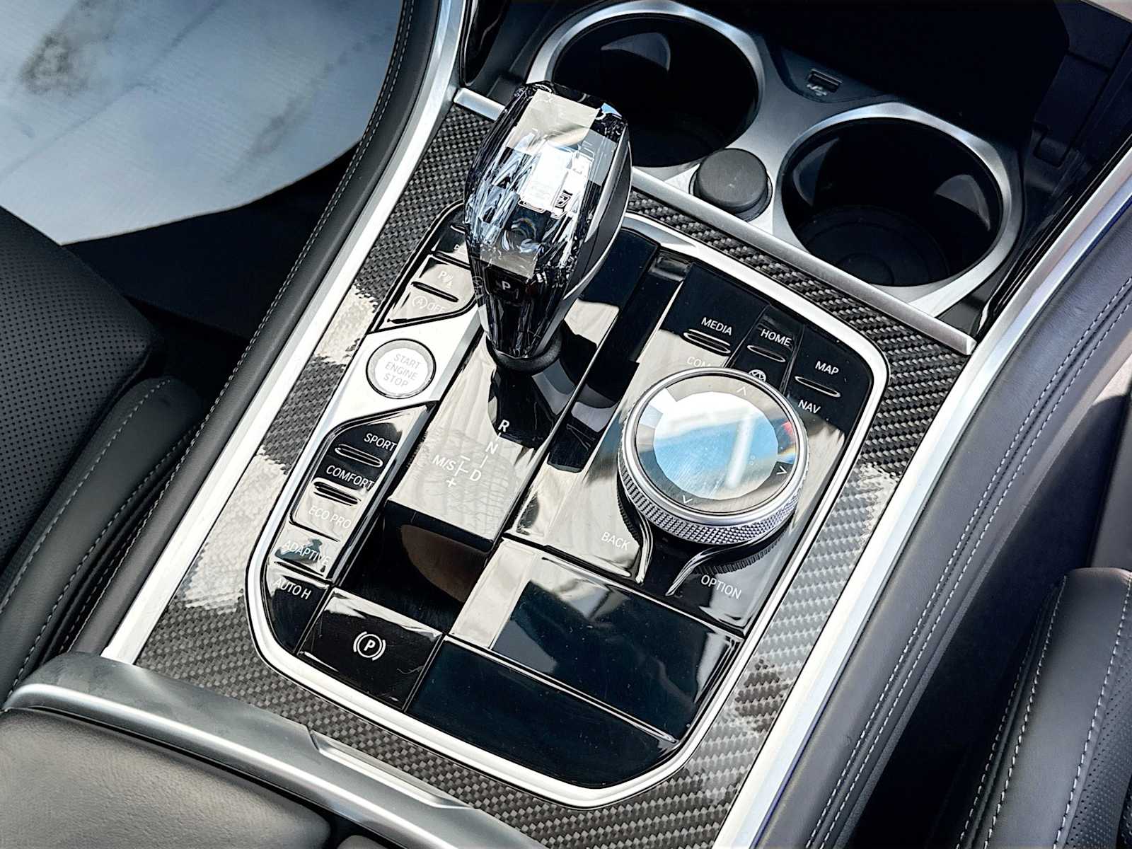 2026 BMW 8 Series M850i - Photo 10