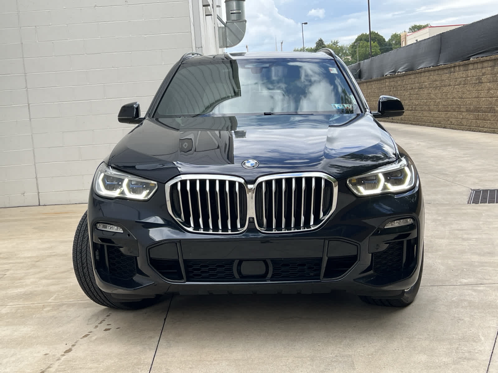 Used 2019 BMW X5 50i with VIN 5UXJU2C59KLB15372 for sale in Monroeville, PA