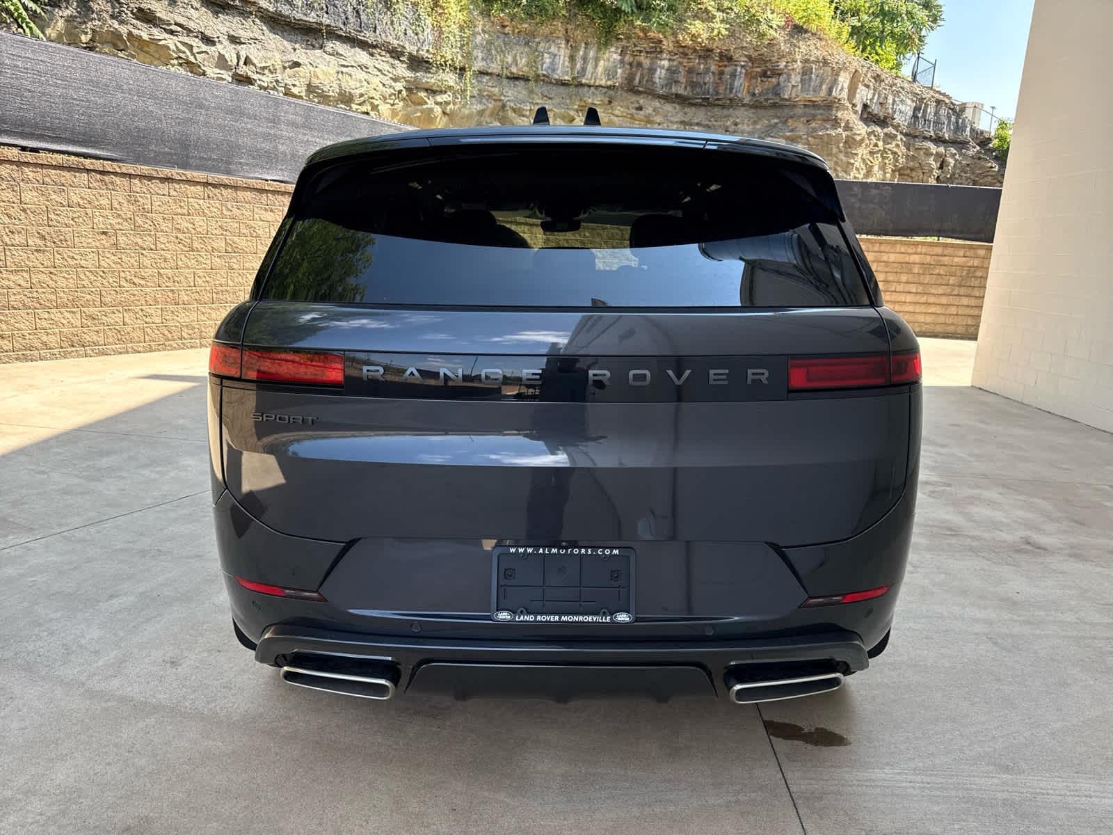 2025 Land Rover Range Rover Sport SE photo 4