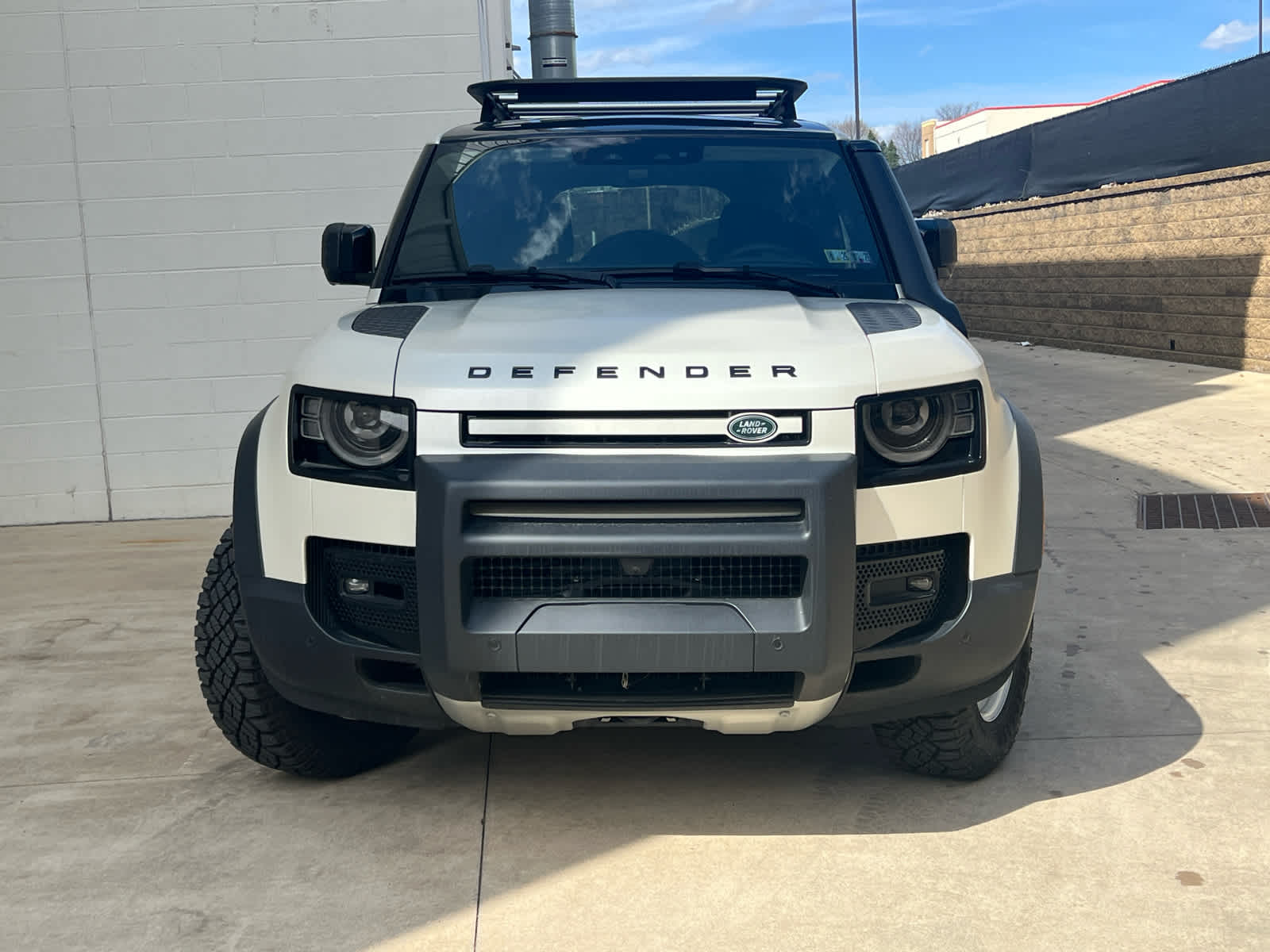 2024 Land Rover Defender 110 S photo 2