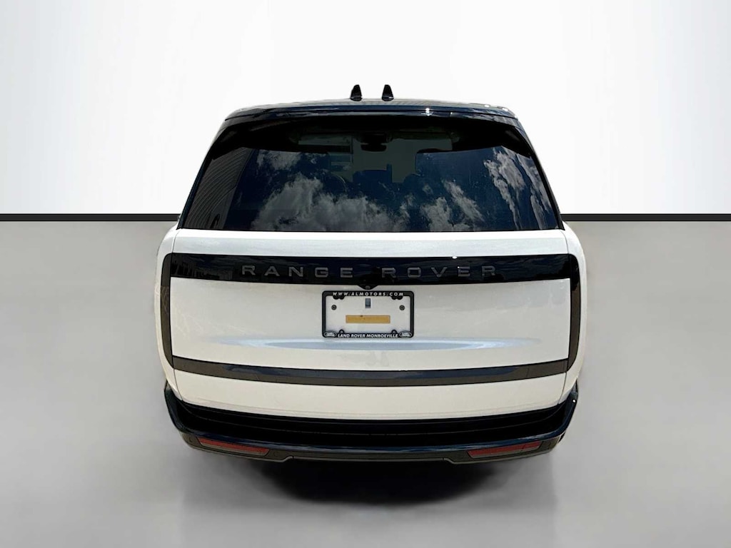 New 2026 Land Rover Range Rover SE SUV