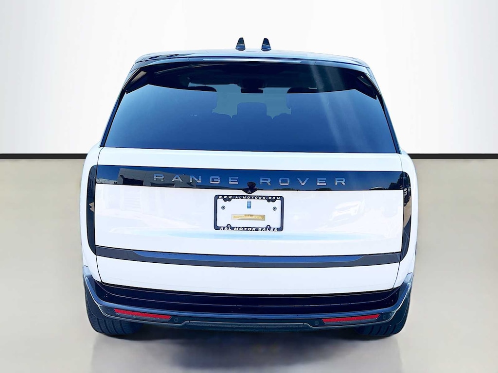 New 2026 Land Rover Range Rover SE LWB 7-Seats / V8 SUV