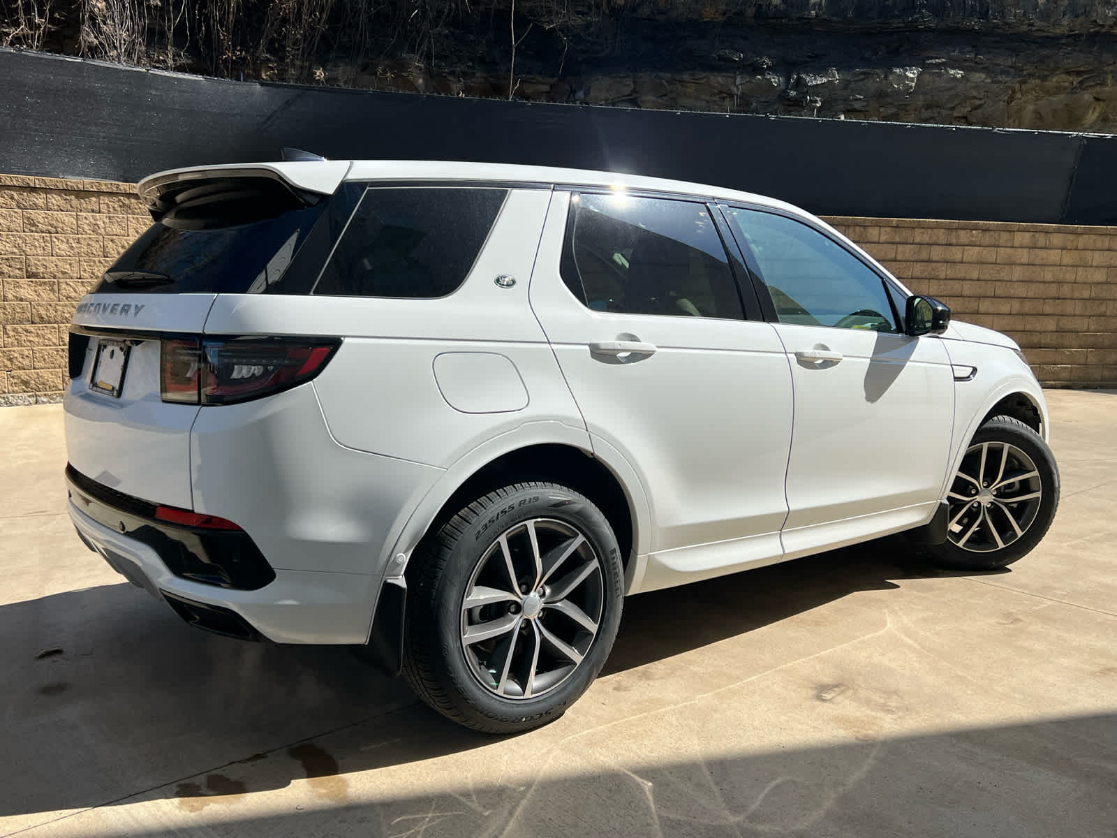 2025 Land Rover Discovery Sport S photo 3