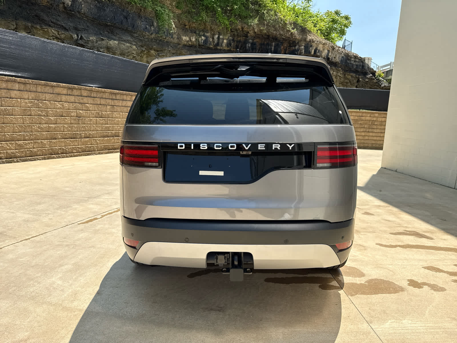 2025 Land Rover Discovery P300 S photo 4